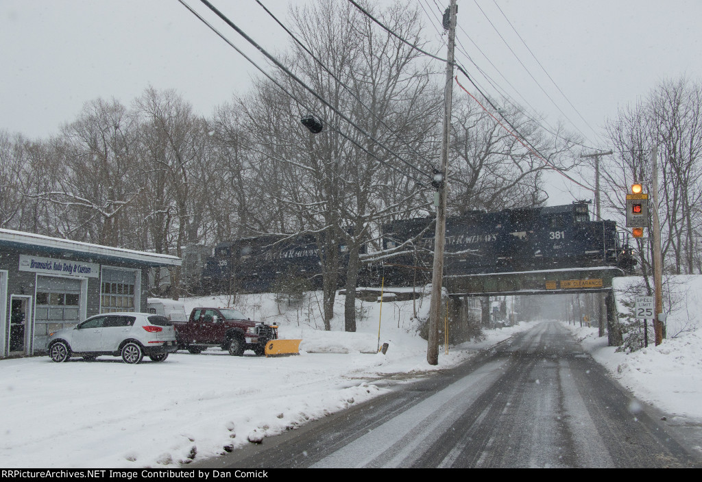 MEC 381 Leads PO-3 over Jordan Ave. on the Lower Road